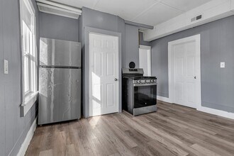 13R Plain St in Taunton, MA - Building Photo - Building Photo