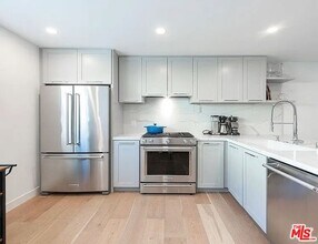 4350 Glencoe Ave in Marina Del Rey, CA - Building Photo - Building Photo