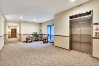 57 E Hattendorf Ave in Roselle, IL - Building Photo - Building Photo