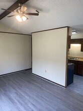 137 Clinton Ct in Hammond, LA - Foto de edificio - Building Photo