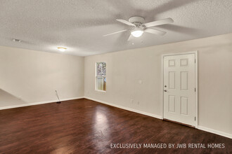 5513 Village Pond Cir in Jacksonville, FL - Building Photo - Building Photo