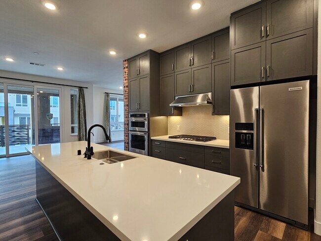 2339 Kinetic Cmn, Unit 202 in Fremont, CA - Building Photo - Building Photo