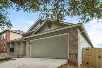 4120 Whisper Point in Schertz, TX - Building Photo - Building Photo