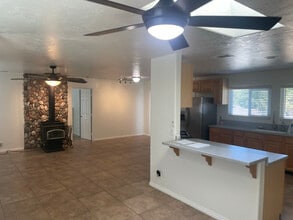 31130 Geary St in Menifee, CA - Foto de edificio - Building Photo