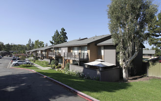 Woodlake Village I Apartments