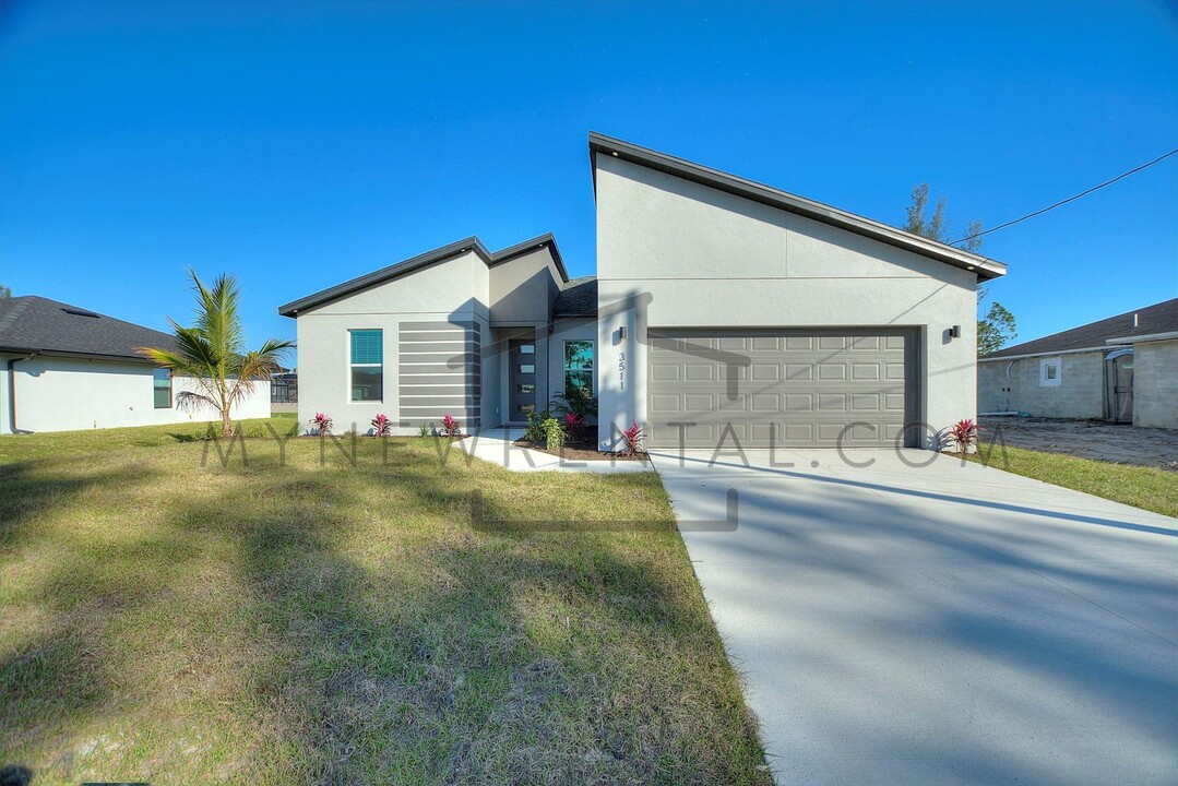 3925 NE 23rd Ave in Cape Coral, FL - Building Photo