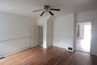 126 S Trenton Ave in Pittsburgh, PA - Foto de edificio - Building Photo