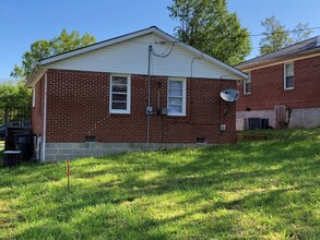 162 W 14th St in Cookeville, TN - Foto de edificio - Building Photo