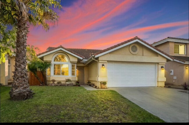 1265 Stonebrook Dr in Lompoc, CA - Building Photo - Building Photo