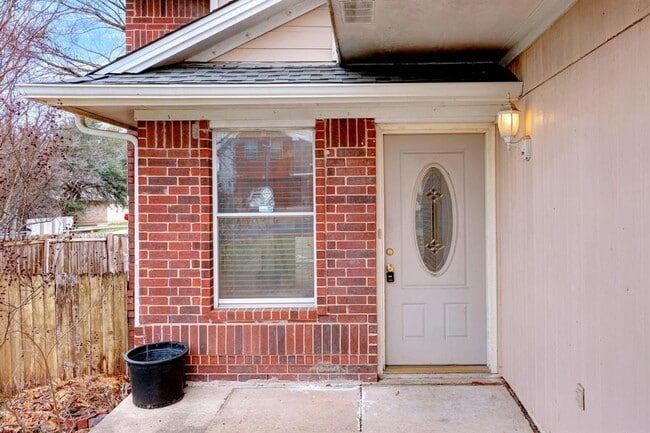 property at 1100 Silverton Ct