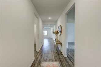 1088 Rd 5102 in Cleveland, TX - Building Photo - Building Photo