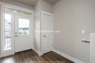 15409 SE Cobalt Loop in Damascus, OR - Building Photo - Building Photo