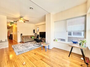 4831 N Sawyer Ave, Unit 01 in Chicago, IL - Foto de edificio - Building Photo