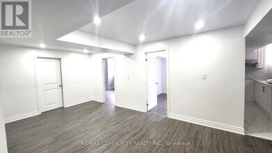 30 Hassard-Short Ln in Ajax, ON - Building Photo - Building Photo