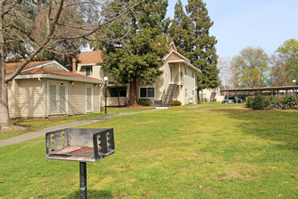 Cambridge Park in Sacramento, CA - Building Photo - Building Photo