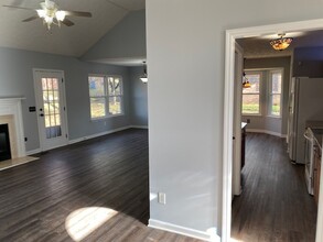 122 Mansker Park Dr in Hendersonville, TN - Building Photo - Building Photo