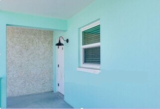 500 129th Ave E in Madeira Beach, FL - Building Photo - Building Photo