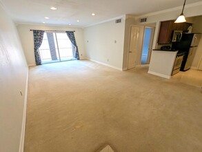 7555 Katy Freeway, Unit 158 in Houston, TX - Building Photo - Building Photo