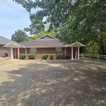 1007 North Broadway in Heber Springs, AR - Building Photo - Building Photo