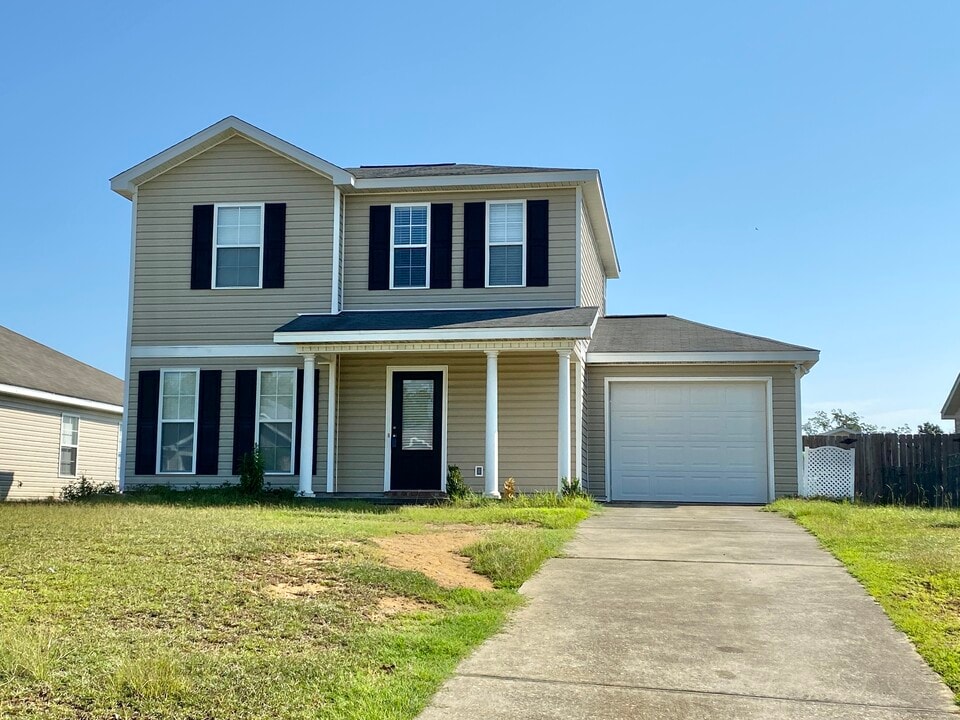 98 Mayberry Ln in Taylor, AL - Building Photo