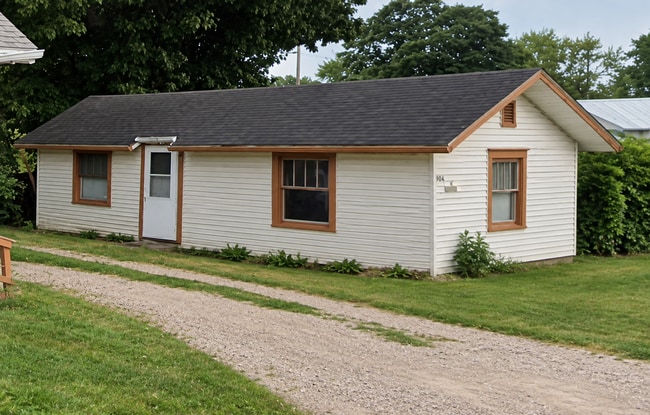property at 1019-1019 W Memorial Dr