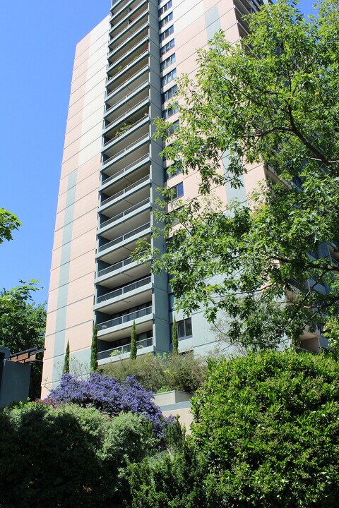 111 SW Harrison St in Portland, OR - Building Photo