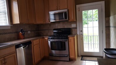 4557 Grandview Ave in Bensalem, PA - Building Photo - Building Photo