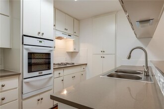 2100 Rabb Rd in Austin, TX - Building Photo - Building Photo