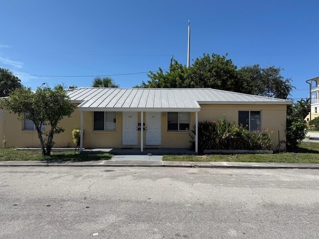 property at 400 Metcalf Ct