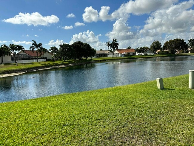 9645 El Clair Ranch Rd in Boynton Beach, FL - Building Photo - Building Photo