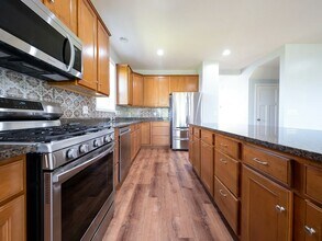 4650 Yellowstone Ln N in Plymouth, MN - Building Photo - Building Photo