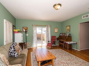 7848 Bleriot Ave in Los Angeles, CA - Building Photo - Building Photo