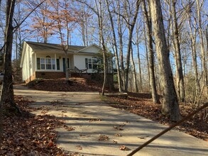 2409 N Highway 101 in Greer, SC - Building Photo - Building Photo