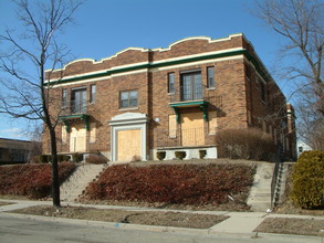 333 Cambridge Ave in Dayton, OH - Foto de edificio - Building Photo