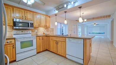 11101 SW 15th Mnr in Davie, FL - Building Photo - Building Photo