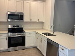 6877 Gable Grv Ave in Jacksonville, FL - Building Photo - Building Photo