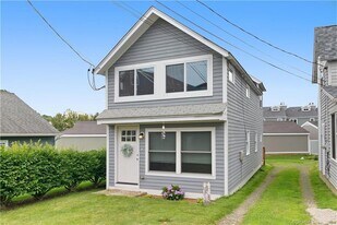 108 Limewood Ave in Branford, CT - Building Photo