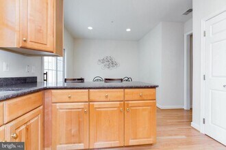 8857 Ashgrove House Ln in Vienna, VA - Building Photo - Building Photo