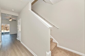 8159 Bartholomew Ct in Baltimore, MD - Foto de edificio - Building Photo