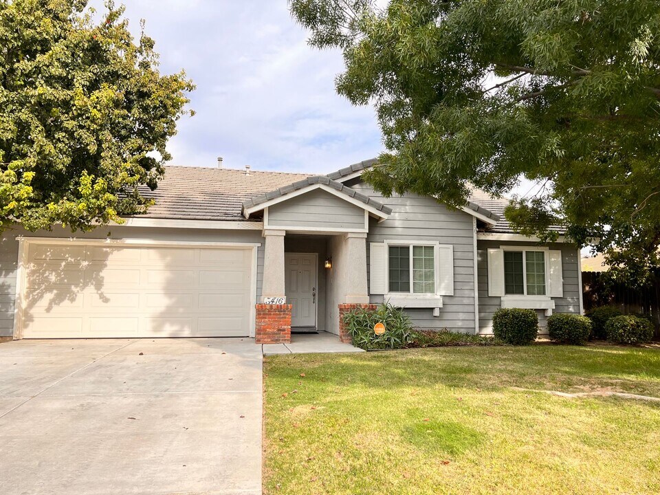 5416 Coastal Wind St in Bakersfield, CA - Building Photo