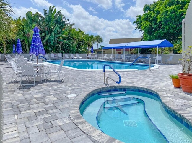property at 4539 Luxemburg Ct