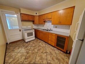 251 Broad St, Unit 4 in Montoursville, PA - Building Photo - Building Photo