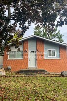 20215 Woodward St in Clinton Township, MI - Building Photo