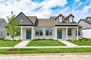 French District Villas in St. Charles, MO - Building Photo