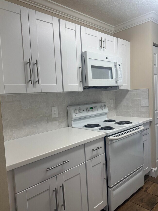 1139 Town Center Dr in Jupiter, FL - Building Photo - Building Photo
