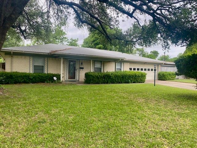 3820 Sagebrush Rd in Benbrook, TX - Building Photo
