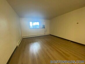 10 Riverside St, Unit G4 in Watertown, MA - Building Photo - Building Photo