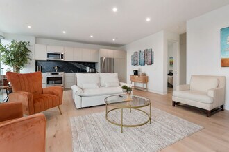 5511 Los Robles Dr in Carlsbad, CA - Building Photo - Building Photo