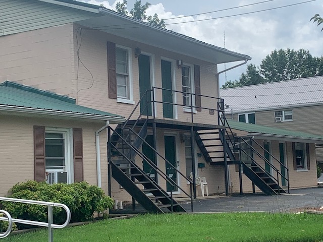 North High Street Apartments in McMinnville, TN - Building Photo - Building Photo