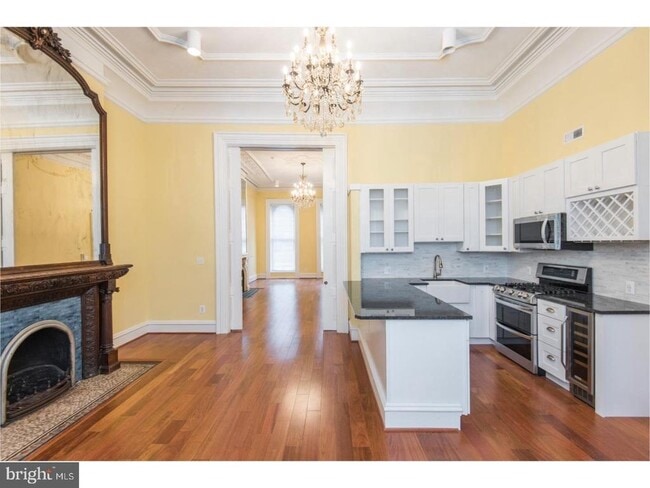 2129 Walnut St in Philadelphia, PA - Building Photo - Building Photo